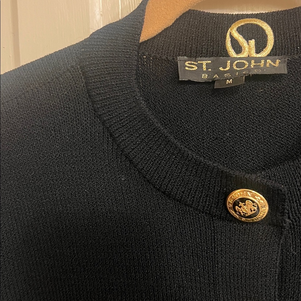 St. John Collection Classic Black Cardigan

PRICE DROP - Picture 5 of 5